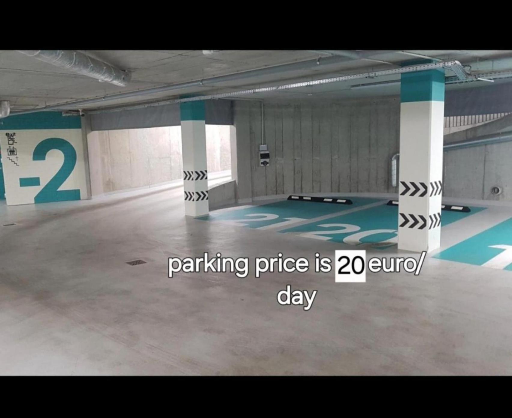Happy Inn Emporia, Self Chek-In, Parking In The Underground Garage VNO Kültér fotó